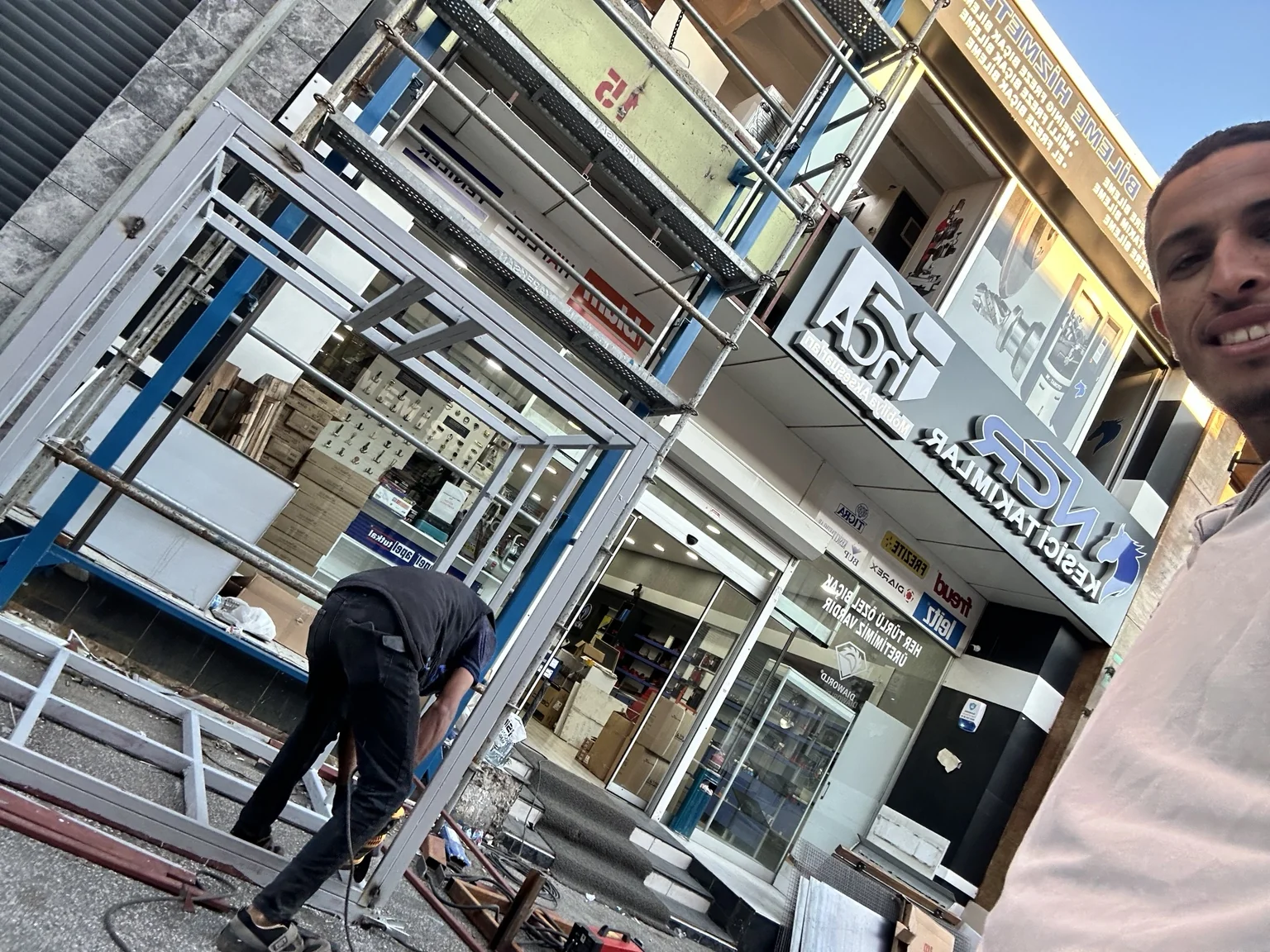 İkitelli 3 ton yük asansörü kabin imalat ve montaj aşaması
