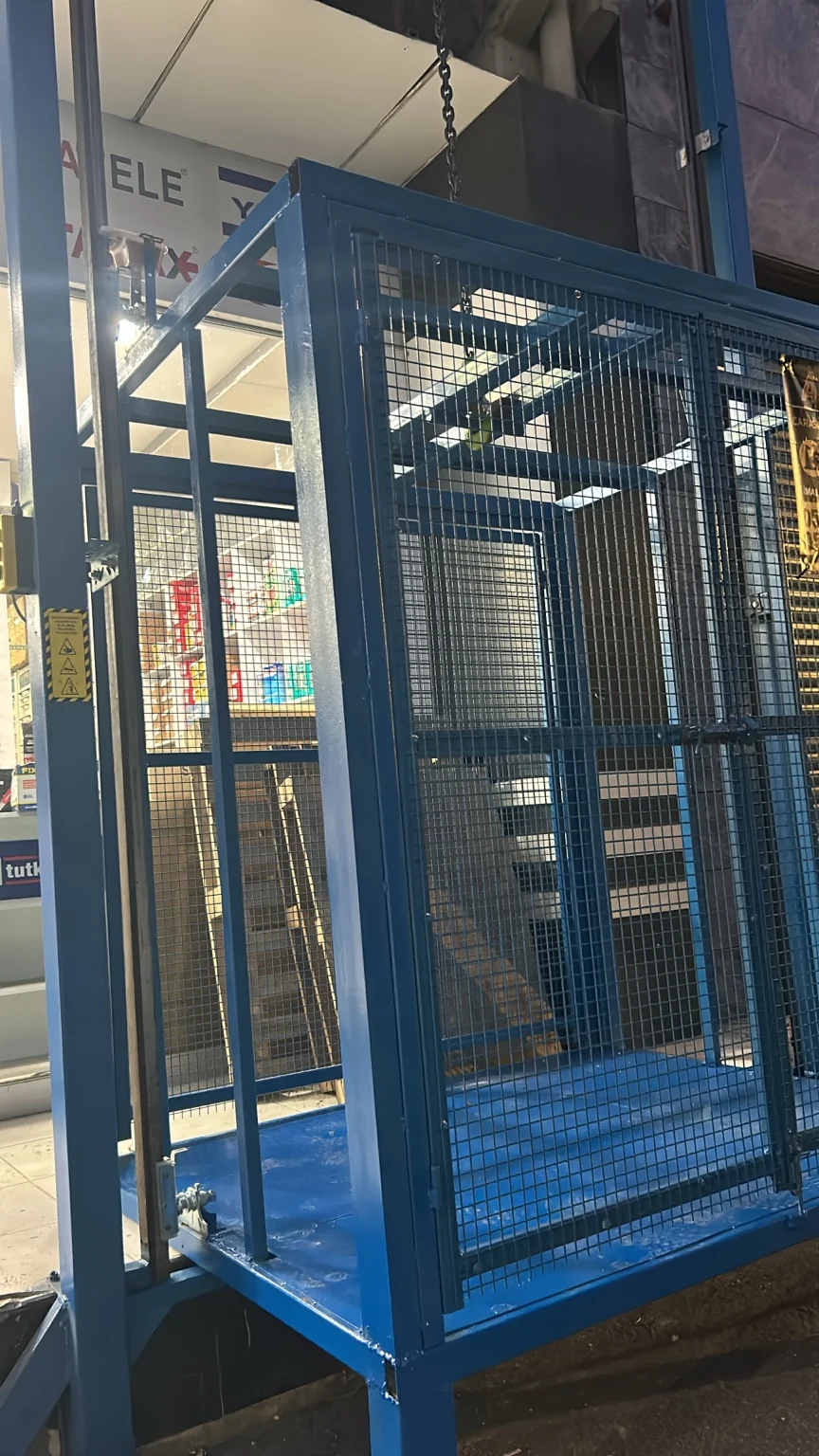 3 ton yük asansörü çelik kabin ve güvenlik kafesi